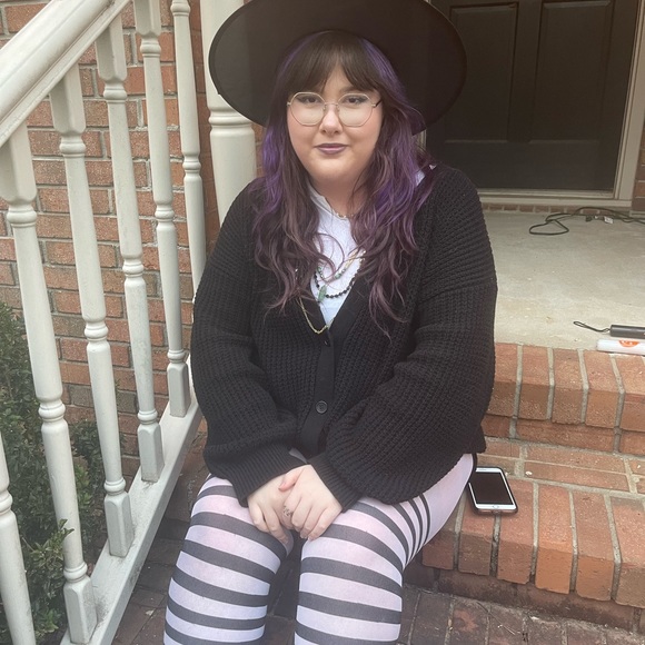 Meet your Posher, Serena - Picture 7 of 8